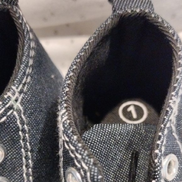 Stylish Black and Gray Kids Sneakers - Picture 6 of 10